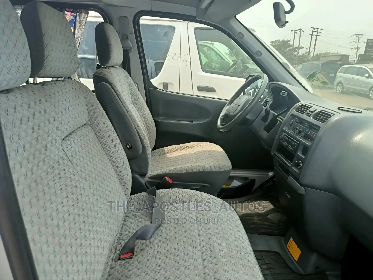 Toyota HiAce 2003 Silver