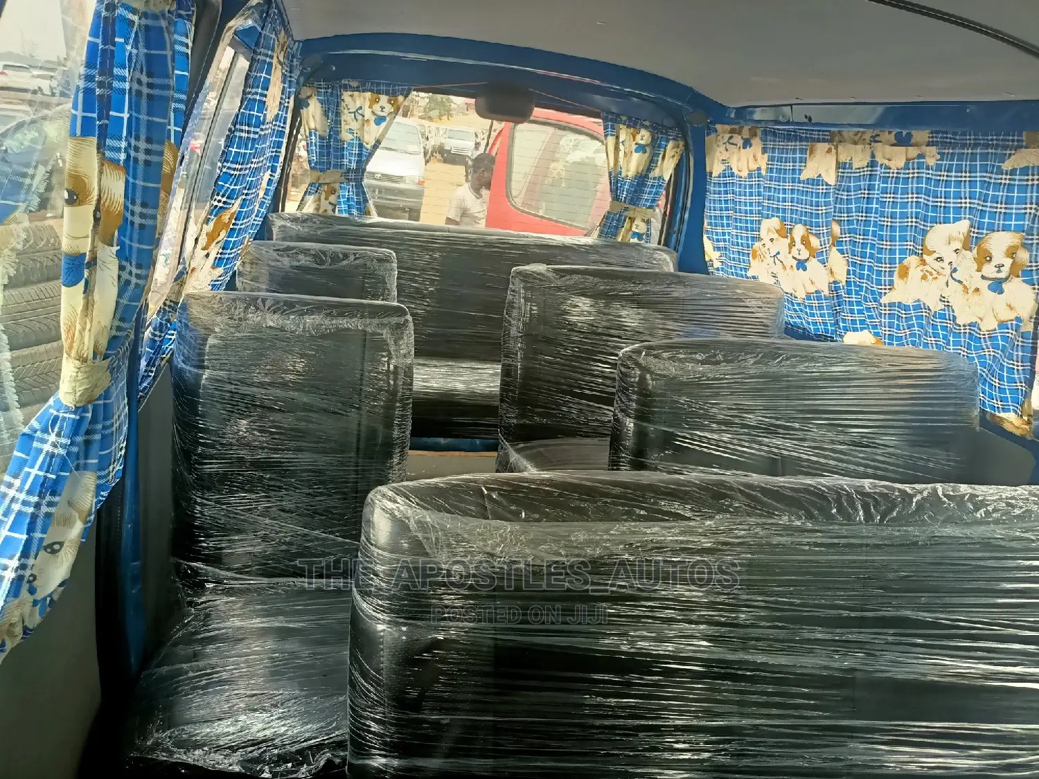 Toyota HiAce 2000 Blue
