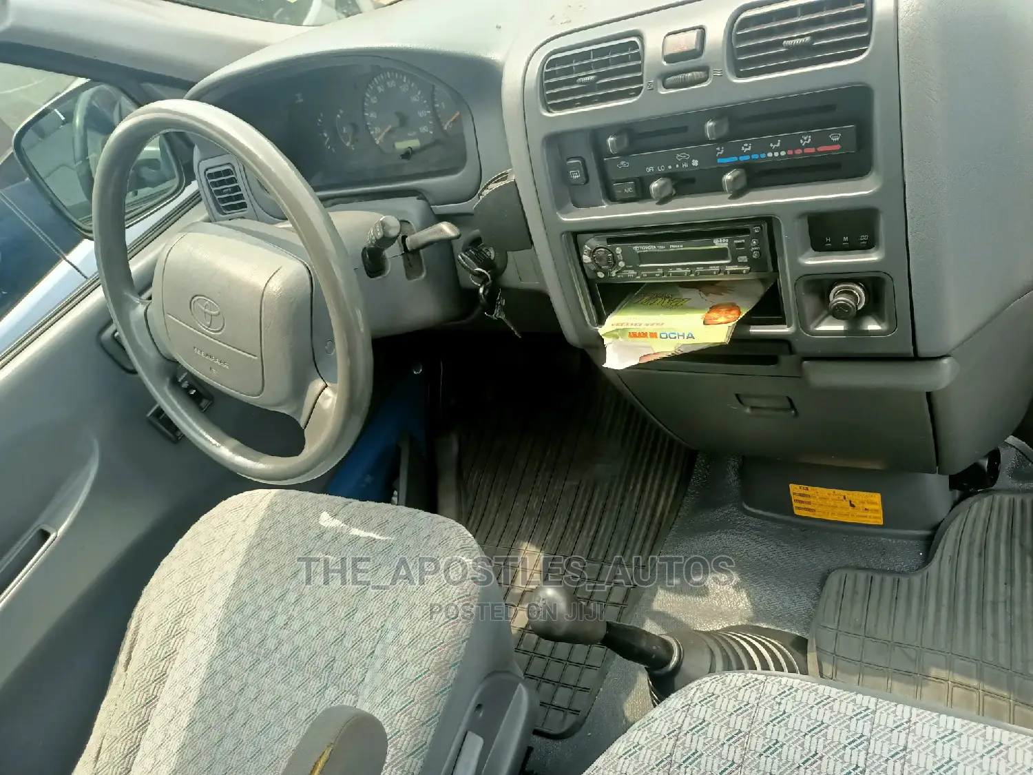 Toyota HiAce 2000 Blue