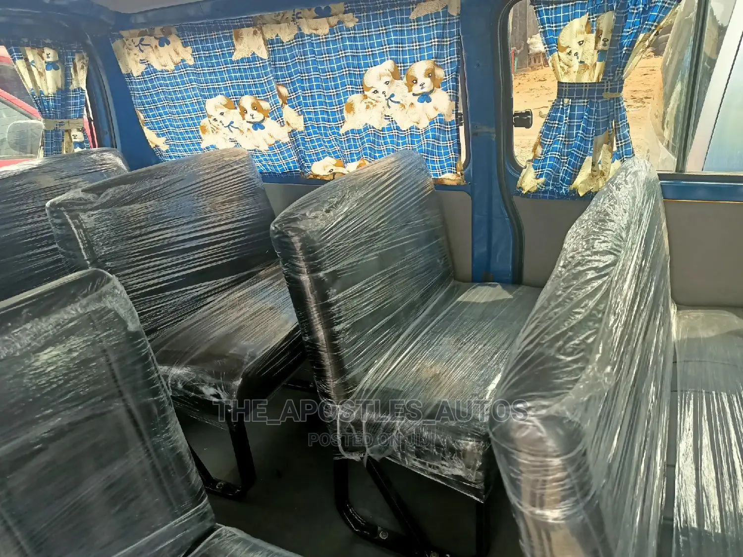 Toyota HiAce 2000 Blue