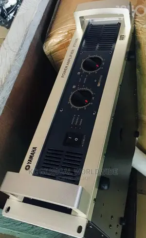Photo - Yamaha Power Amplifier P3500