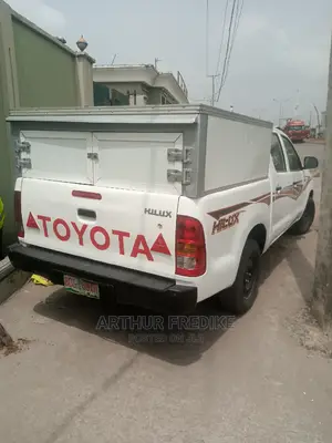 Toyota Hilux 2014 White