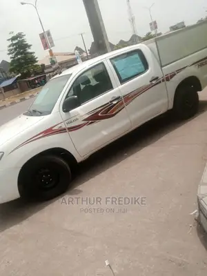 Toyota Hilux 2014 White