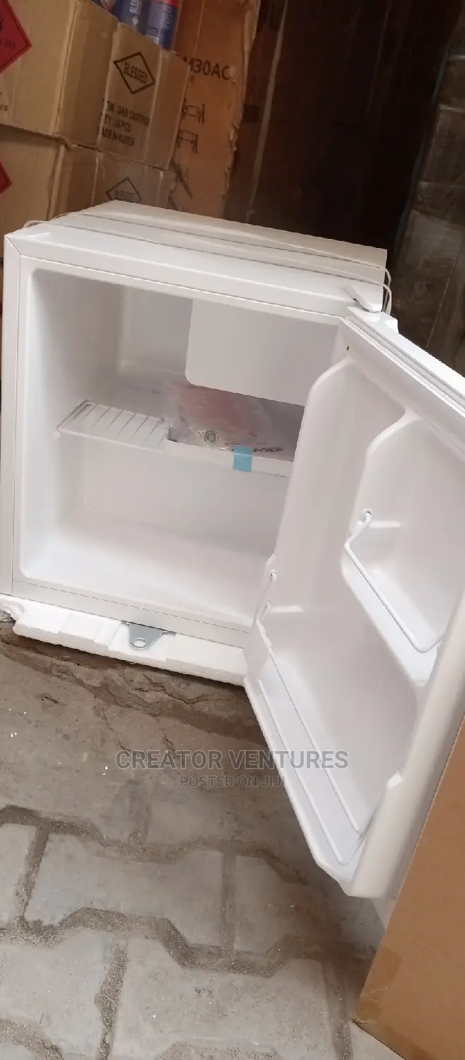 Sky Run Bedside Refrigerator Low Voltage Anti-Rust Body