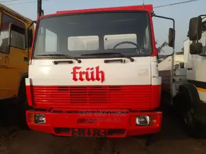 Mercedes Benz Truck 814, 17feet 6bolts 2008 Red