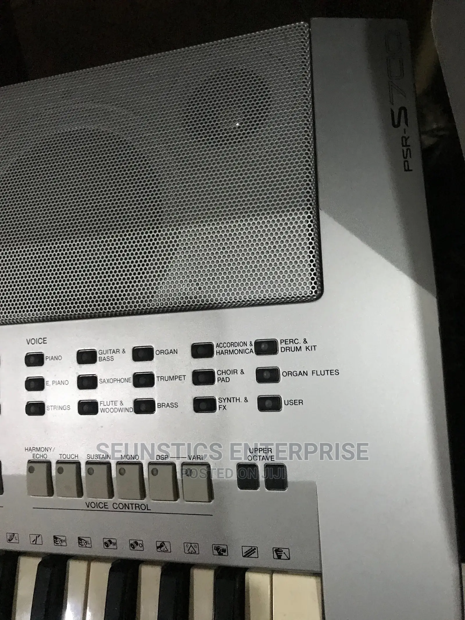 Yamaha PSR S700 Keyboard/Piano