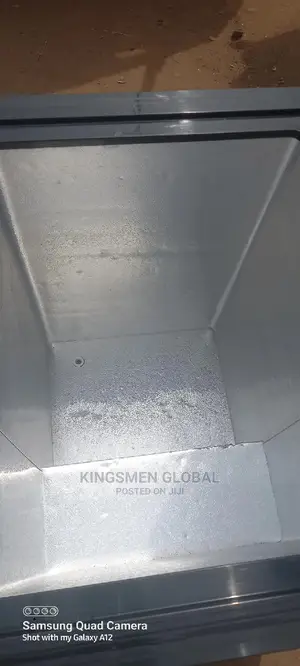 Medium Chest Freezer for Frozen Food