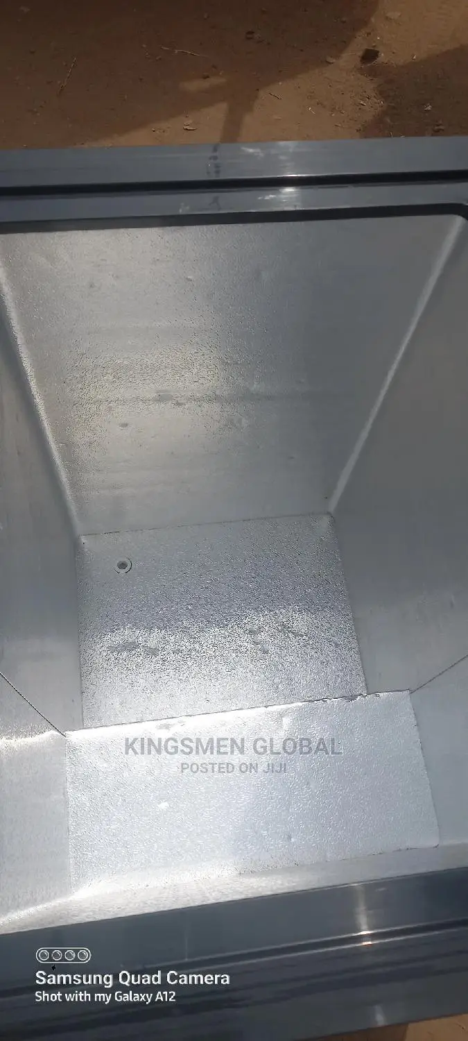 Medium Chest Freezer for Frozen Food