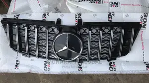 2010 Model Mercedes Benz ML 350 GT Front Grille.