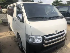Toyota HiAce 2010 White