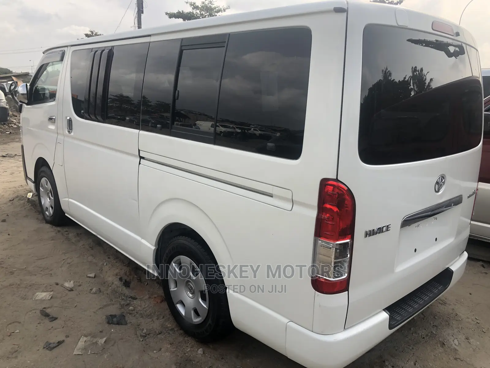 Toyota HiAce 2010 White
