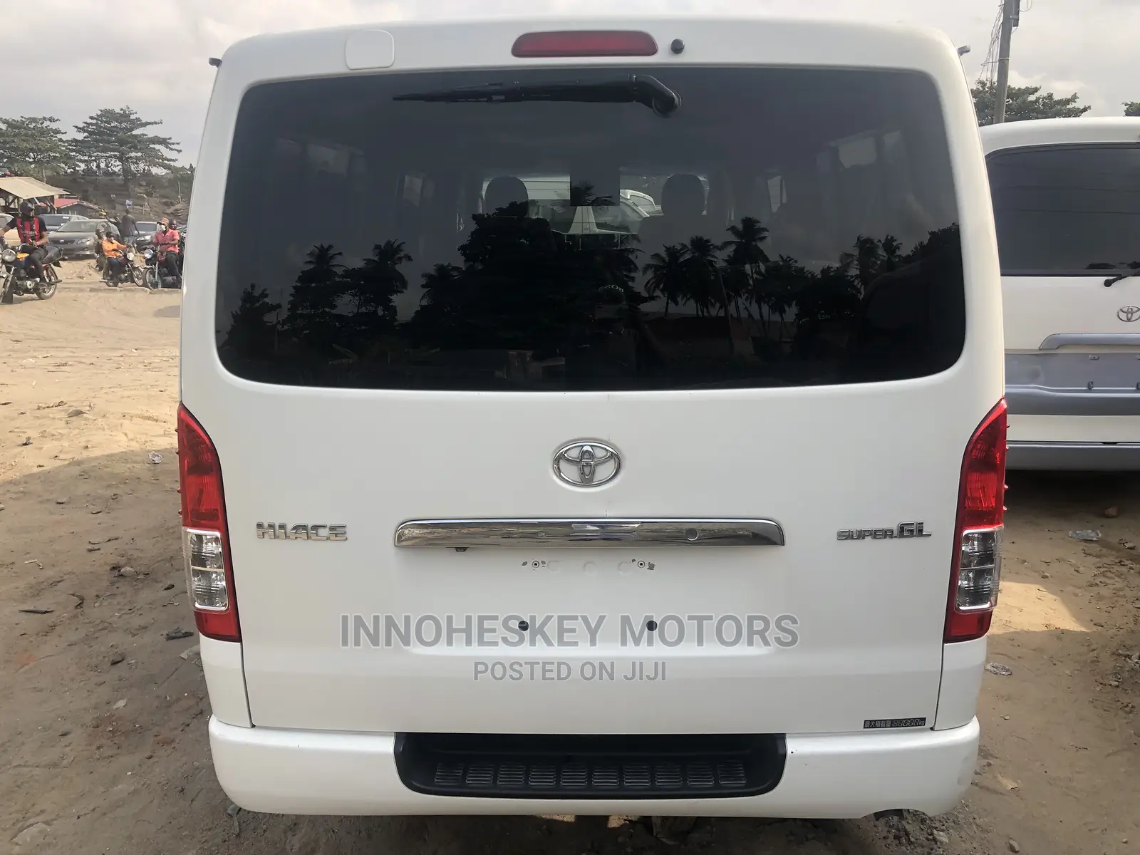 Toyota HiAce 2010 White