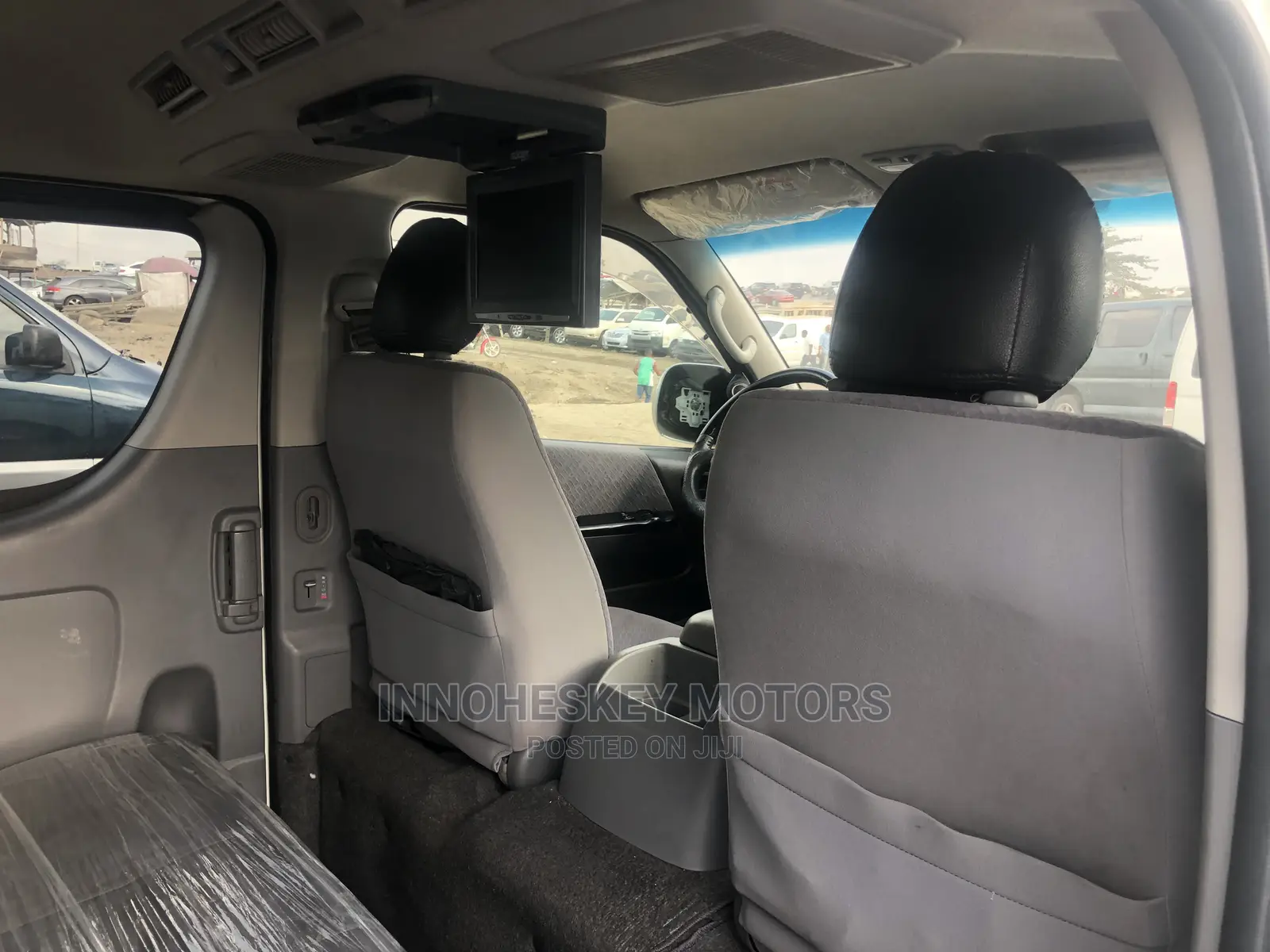 Toyota HiAce 2010 White