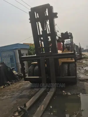Forklift Hire 15 Tons