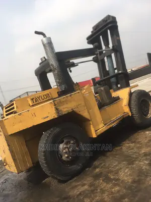 Forklift Hire 15 Tons