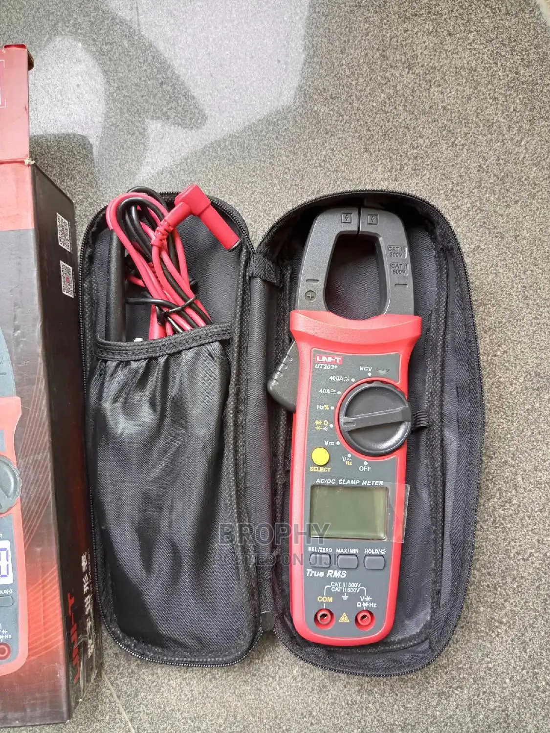 UNI-T AC DC Volt Amp Digital Clamp Multimeter Tester Meter