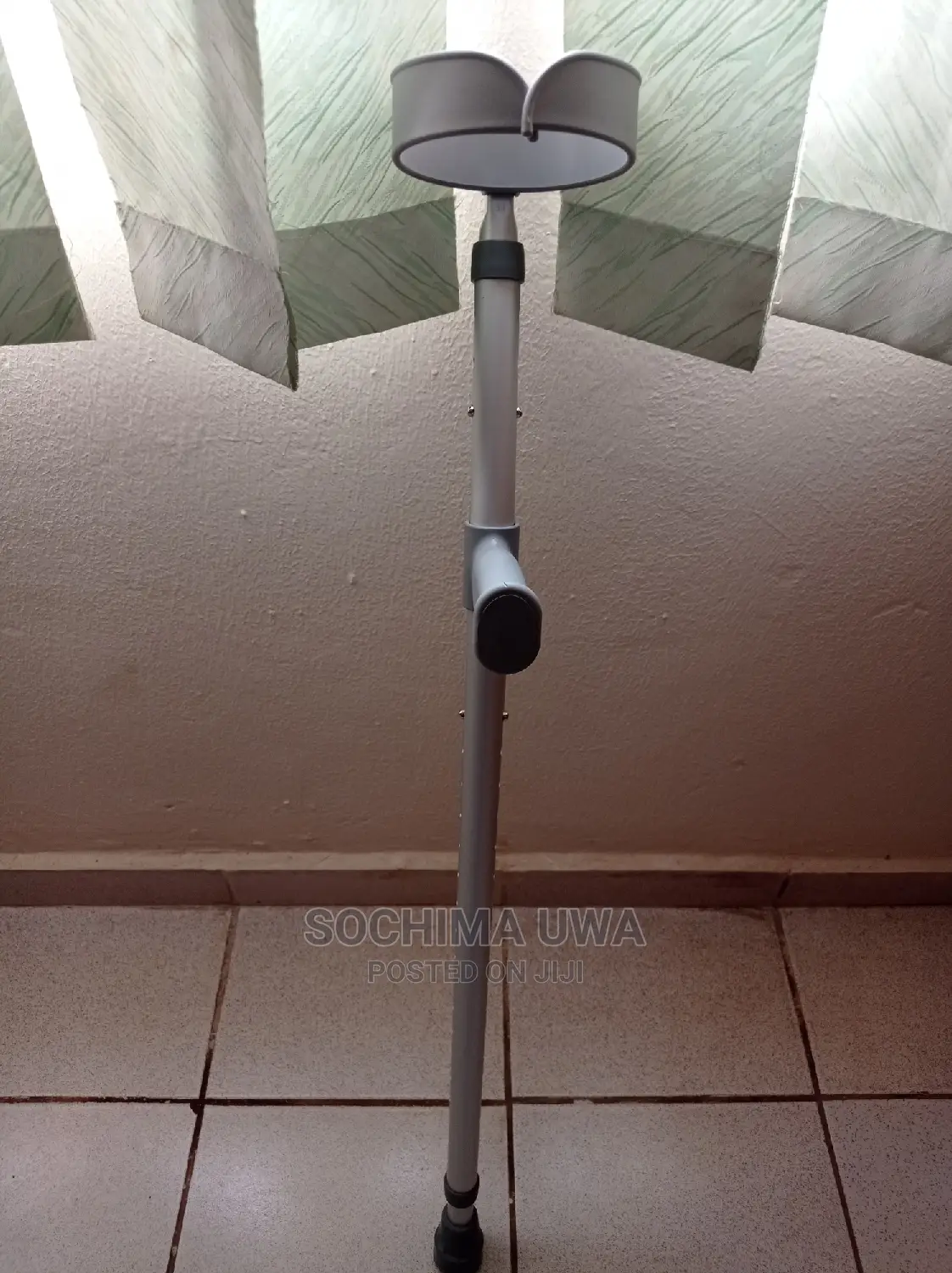 Handheld Crutches