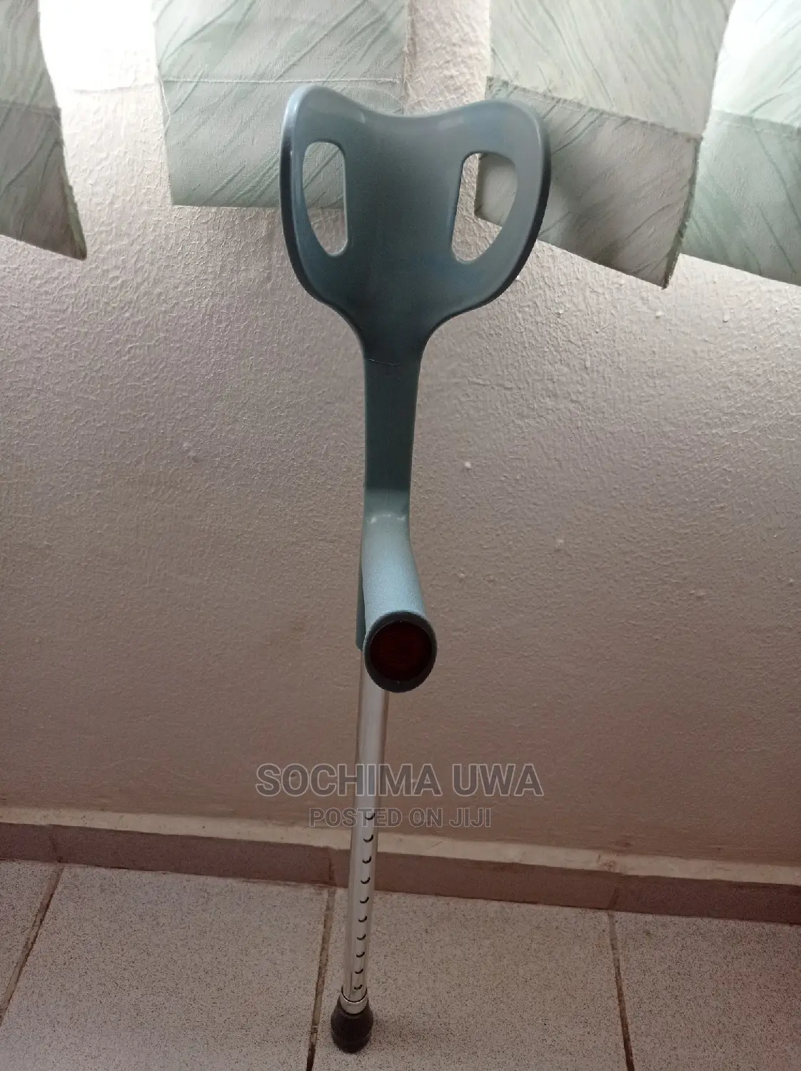 Handheld Crutches