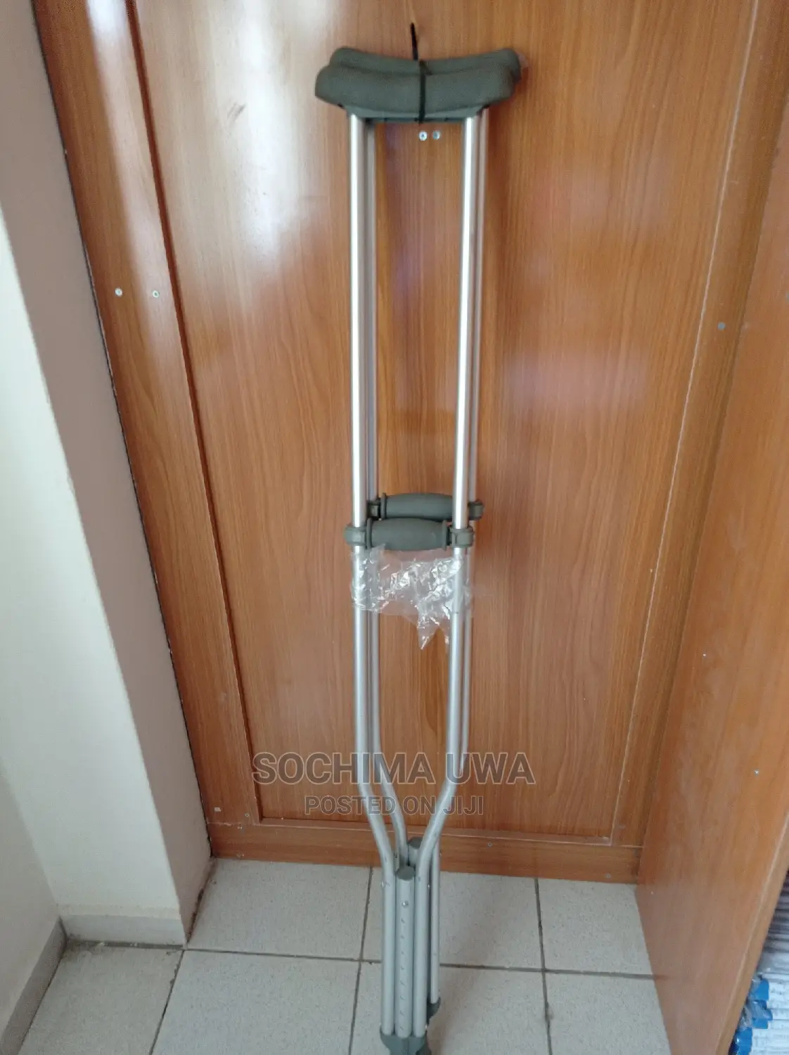 Armpit Crutches