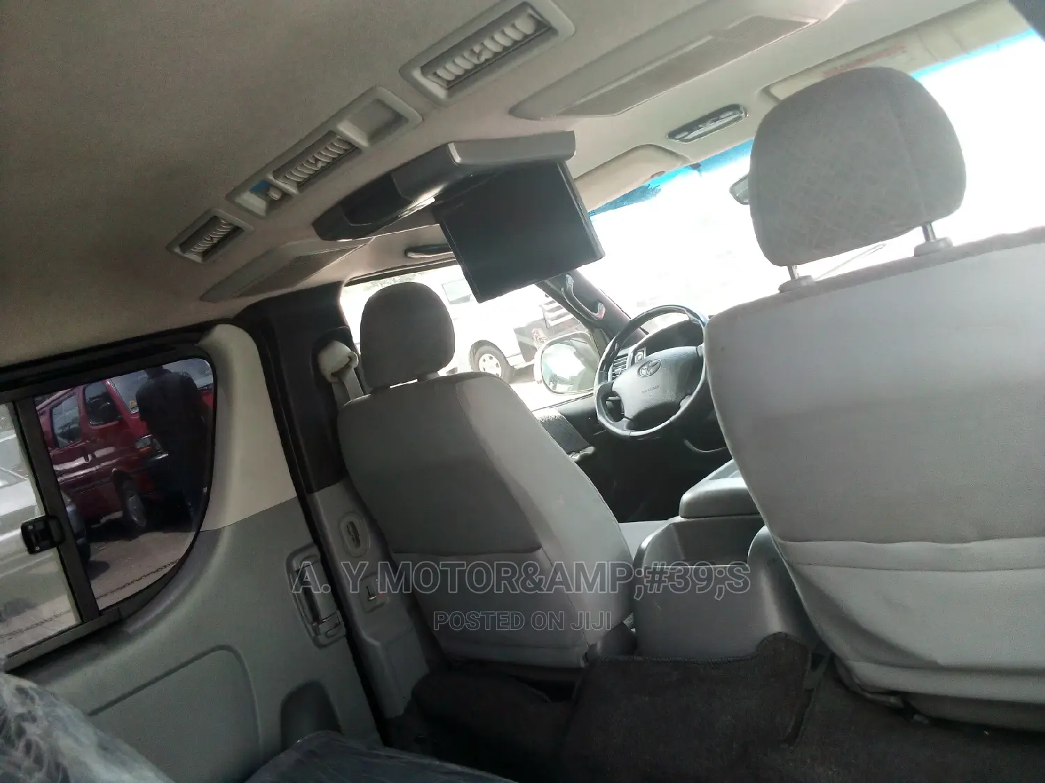 Toyota HiAce 2015 Black