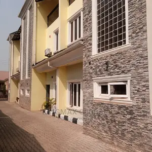 5bdrm Duplex in Mablevi, Life Camp for sale