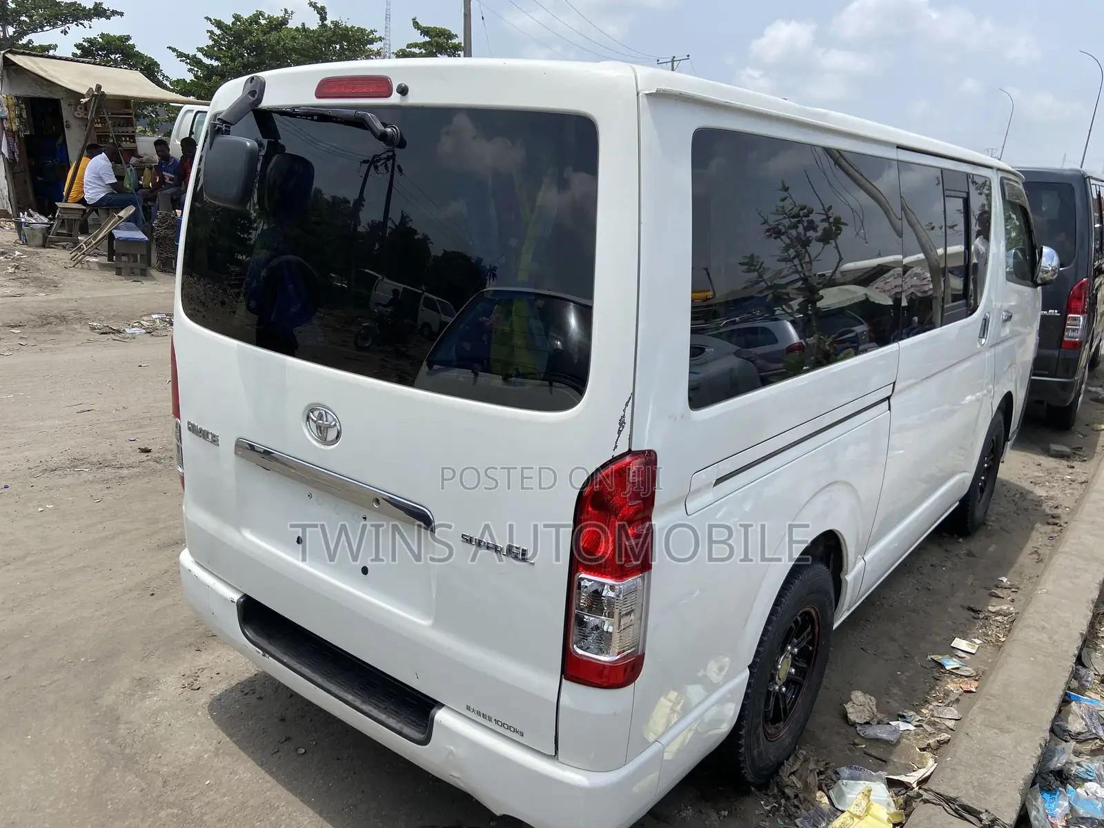Toyota HiAce 2014 White
