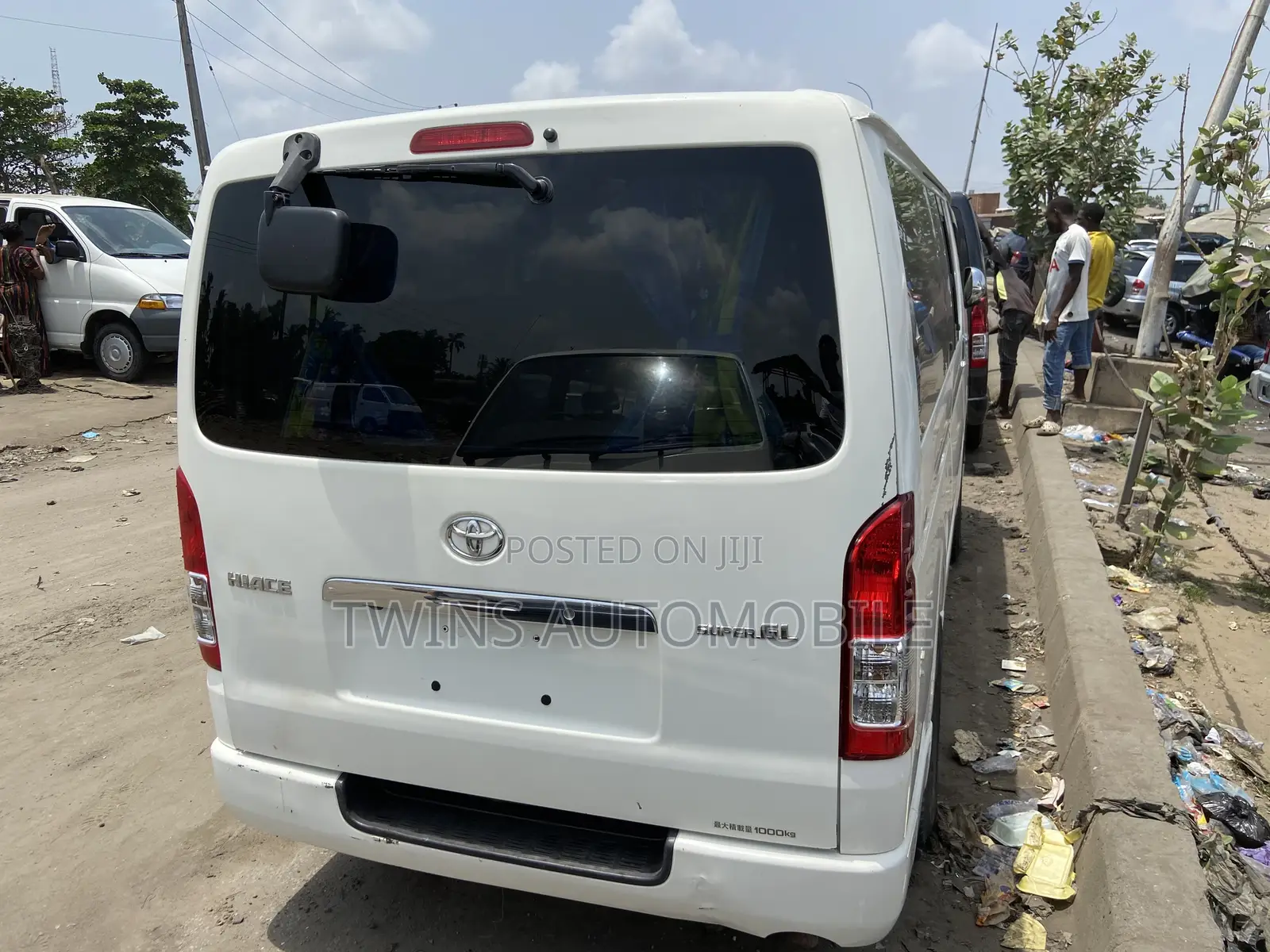 Toyota HiAce 2014 White