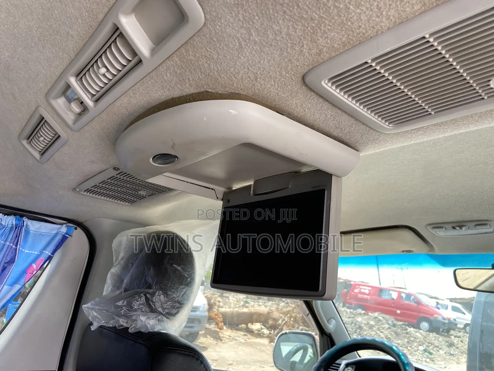 Toyota HiAce 2014 White