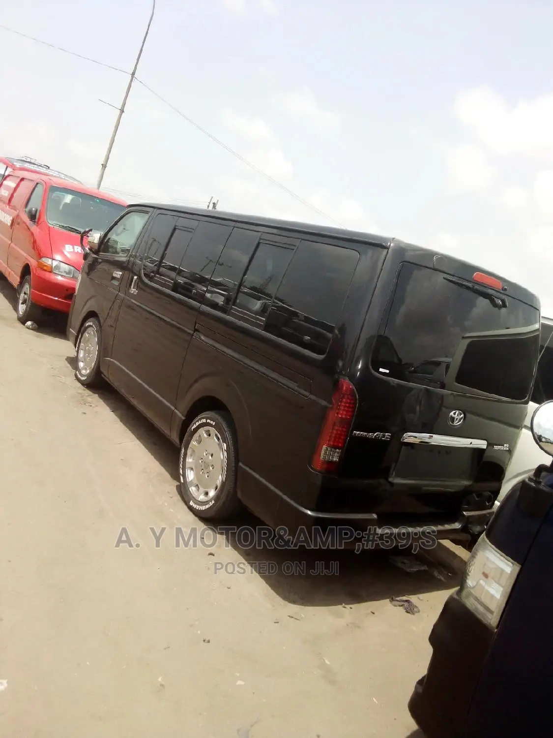 Toyota HiAce 2015 Black