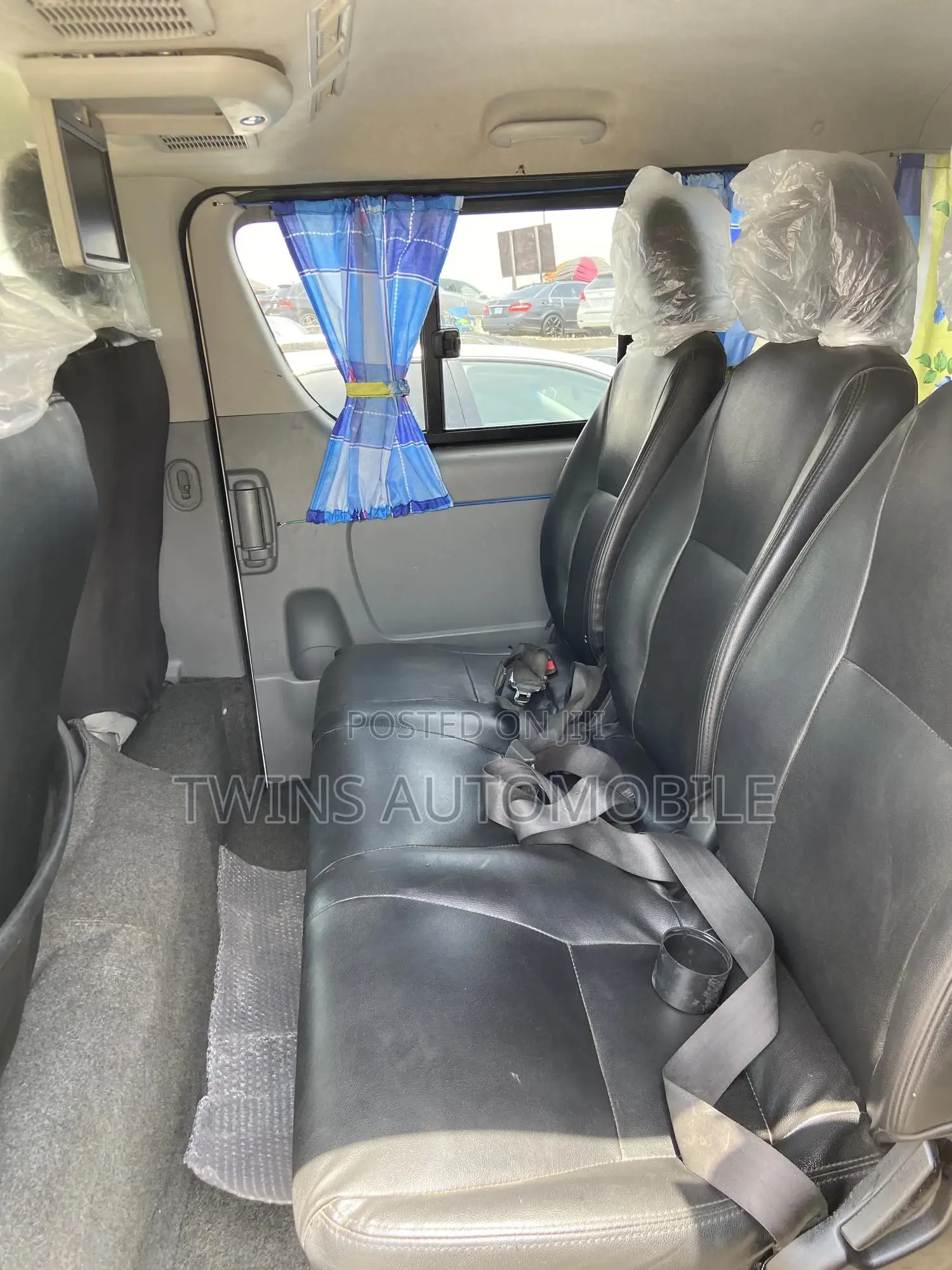 Toyota HiAce 2014 White