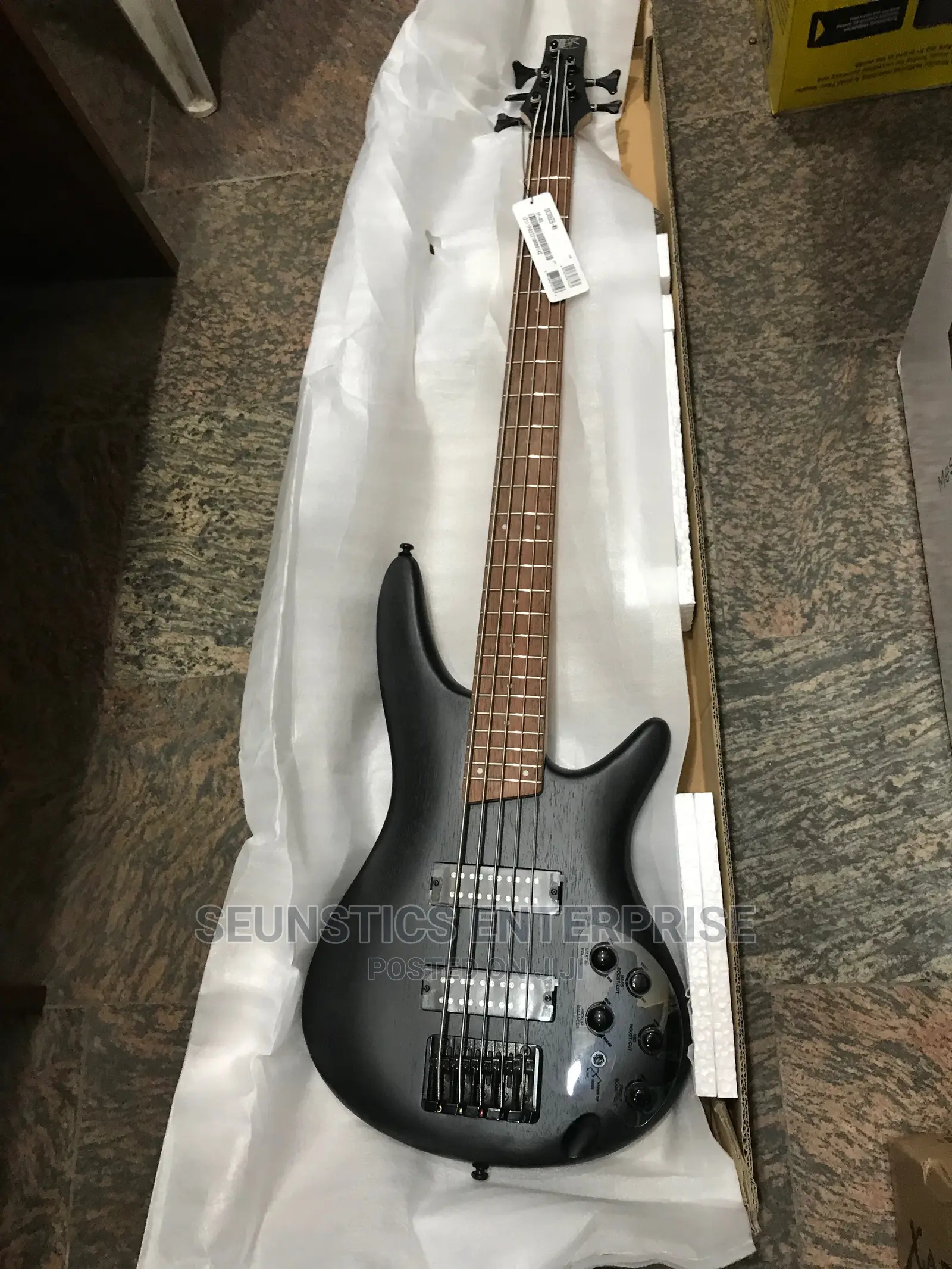 Ibanez SR305EB Five Strings Active Bass Guitar