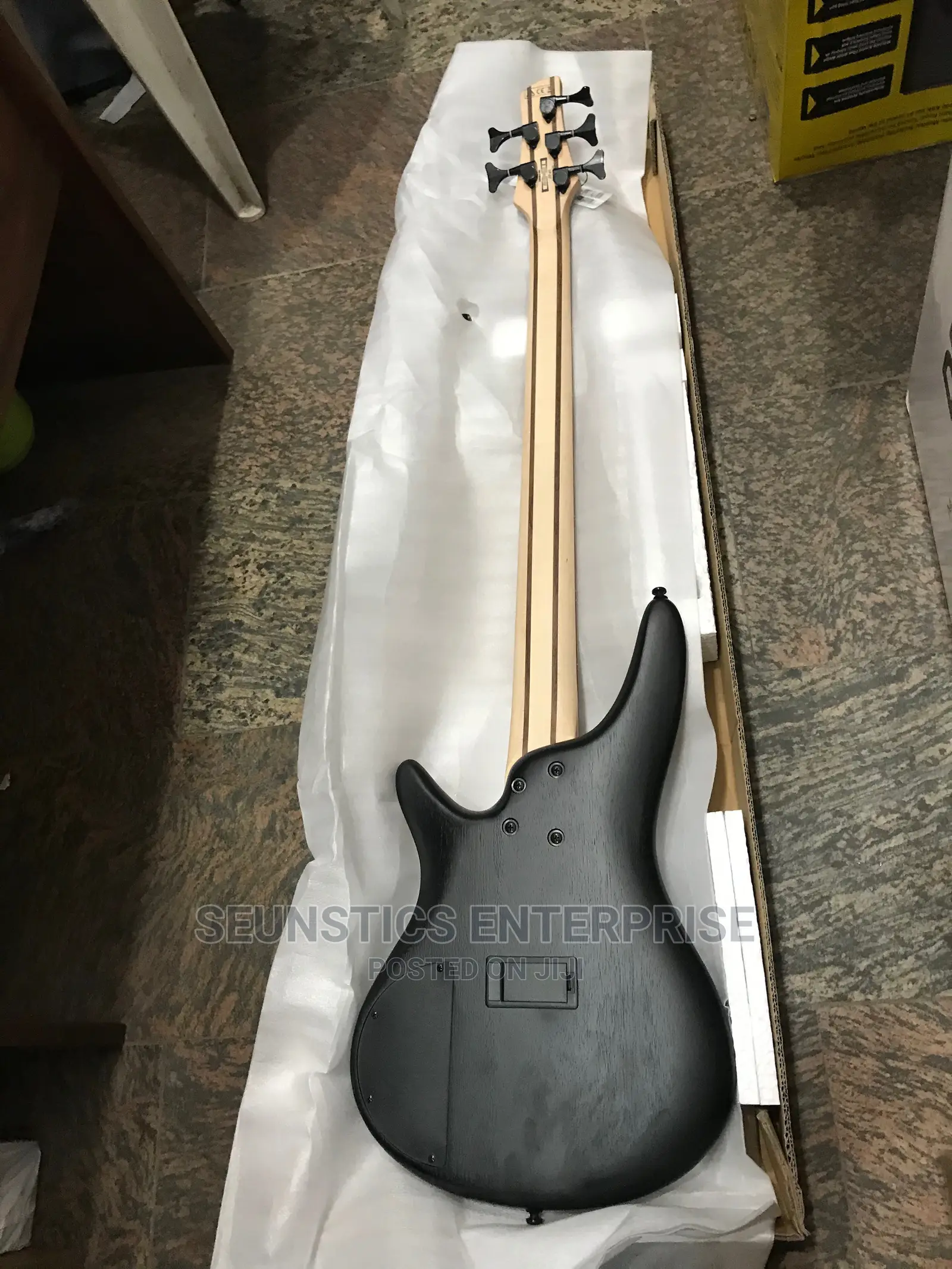 Ibanez SR305EB Five Strings Active Bass Guitar
