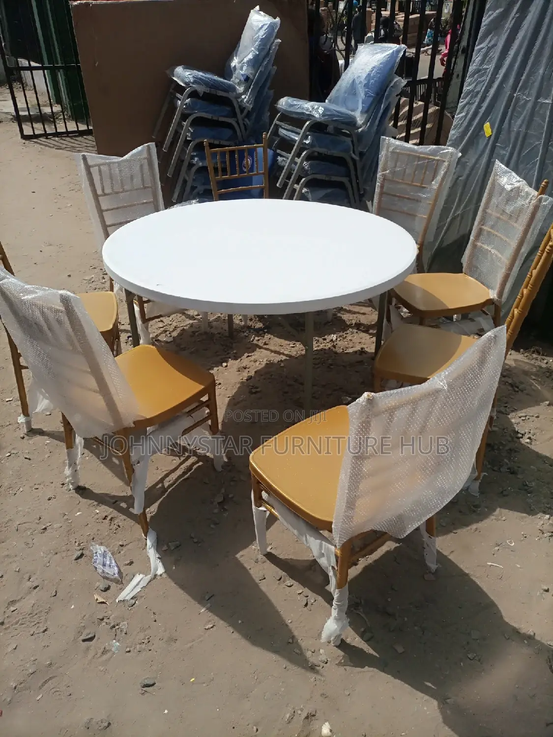 Events Chairs 8 With Table