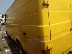 Mercedes-Benz Vito 2005 Yellow
