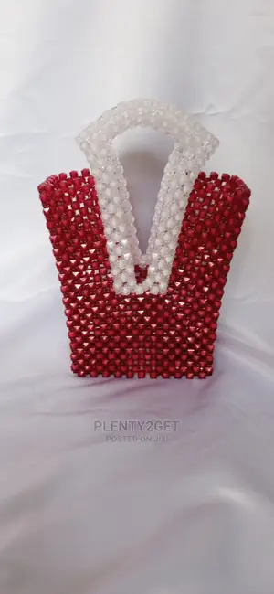 Beaded Bag Àrá Women Elegantly Crafted Handmade Beaded Bag