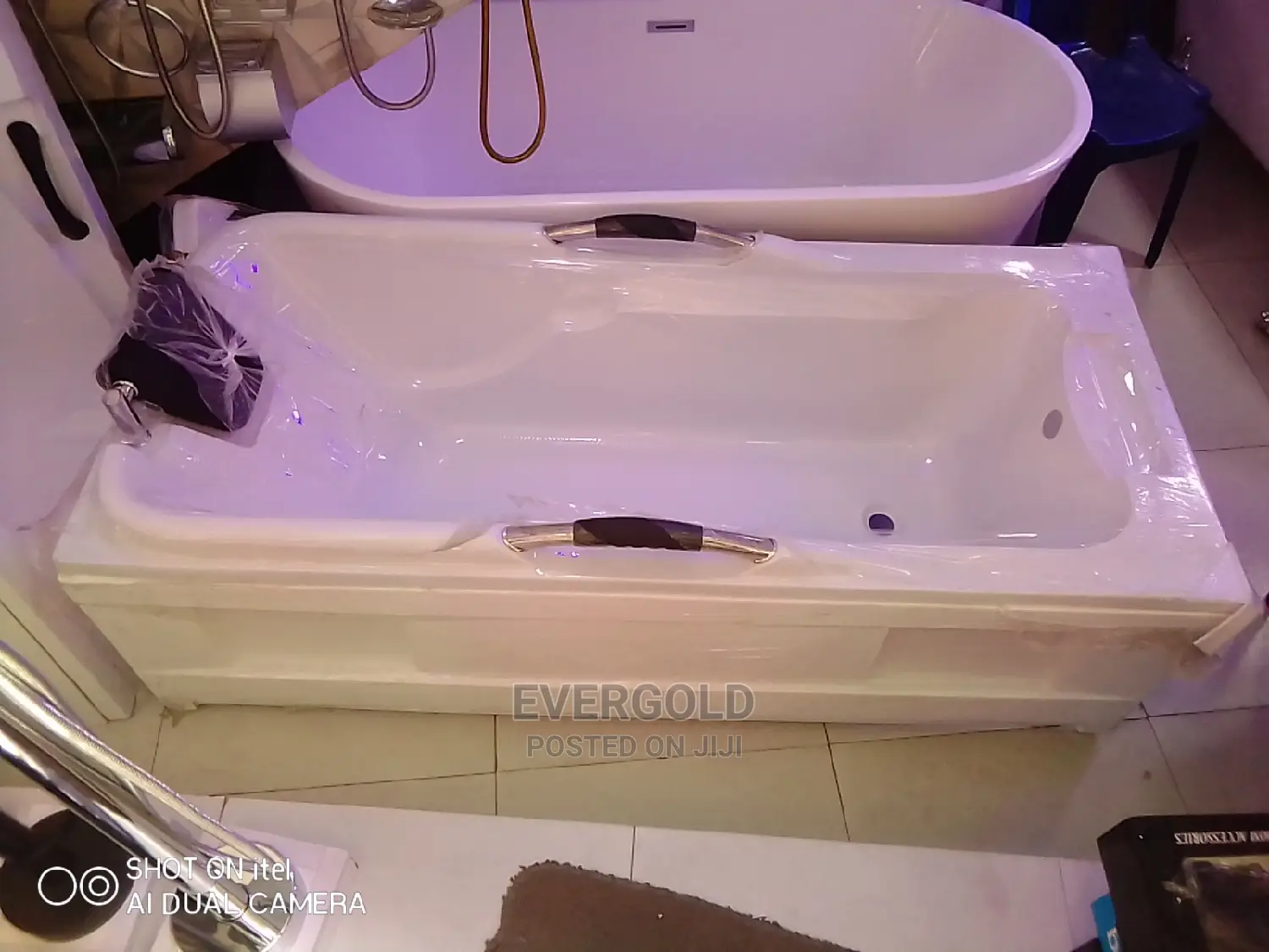 Executive Bath With Panel Available Now