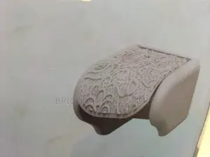 Plastic Tissue Holder