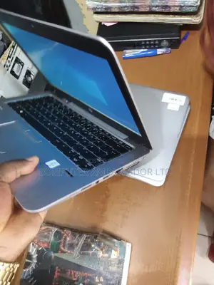 Laptop HP EliteBook 820 G3 8GB Intel Core I5 SSD 256GB