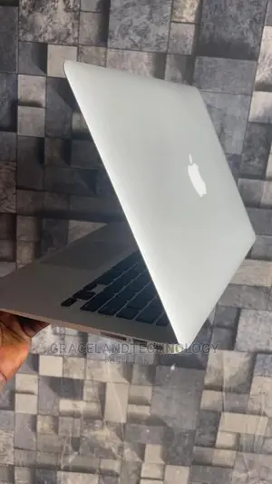 Laptop Apple MacBook Air 2015 8GB Intel Core i7 SSD 256GB