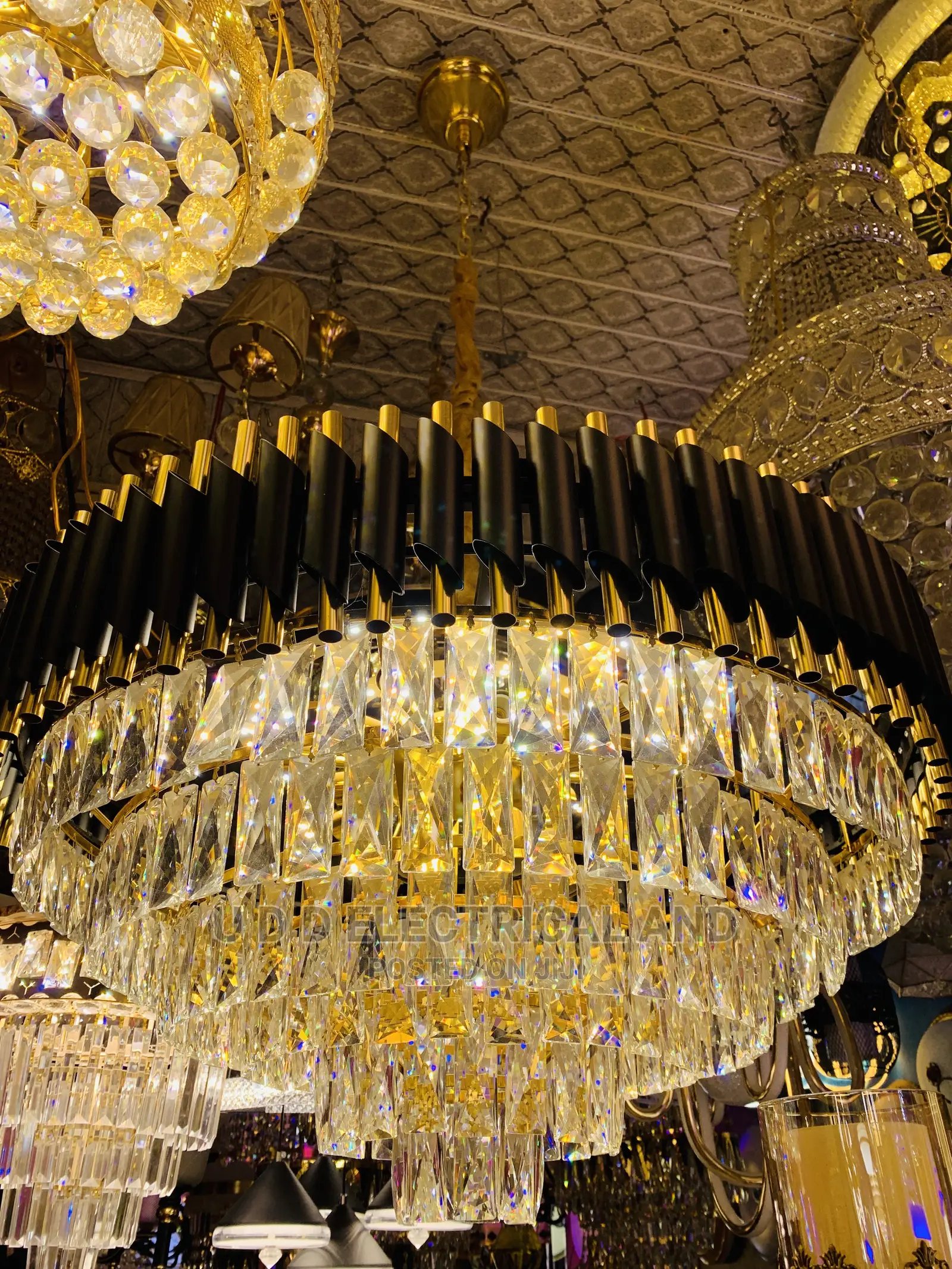 Led Crystal Chandelier by 800 3colors Quality Dubai Light