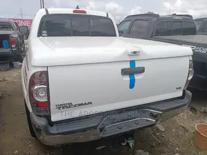 Toyota Tacoma 2013 White