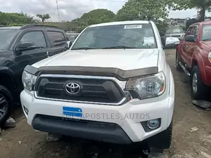 Toyota Tacoma 2013 White