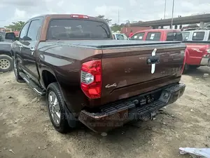 Toyota Tundra 2014 Brown