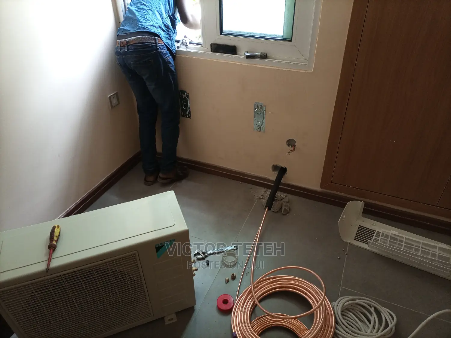 Air Conditioner and Refrigerator