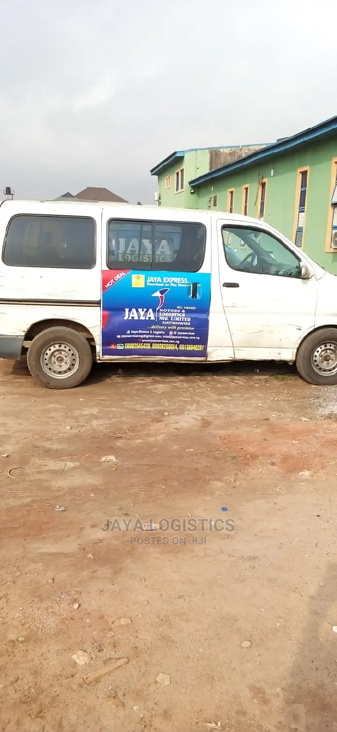 Specialist in Logistics Services