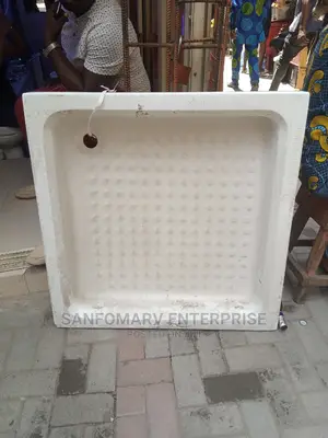 90x90 Shower Tray