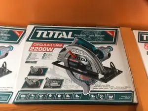 TOTAL Circular Saw Machine 2200W