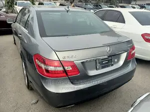 Mercedes-Benz E350 Base 4Matic Sedan AWD (3.5L 6cyl 7A) 2013 Gray