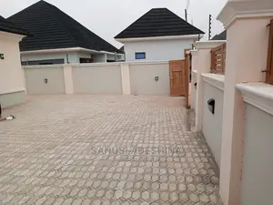 3bdrm Bungalow in Efab Queen Estate, Gwarinpa for sale
