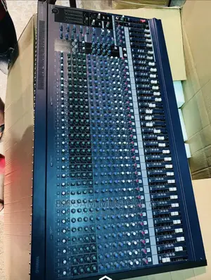 Yamaha Professional 24 Channels Mixer